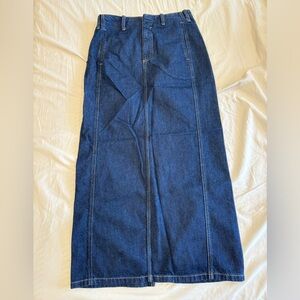 Massimo Dutti maxi jean skirt in a dark wash. Size 4